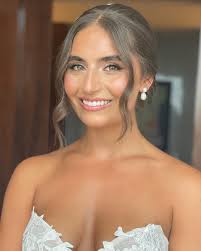 ☁️Still not over this one☁️ #juliasimonemakeup // @shannonobrienweddings  Now booking 2024 brides! #chicagobride #bridalmakeup #bridallook  #bridalglam #chicagomakeupartist