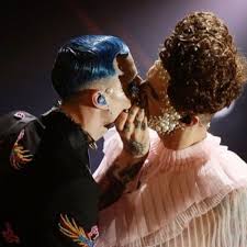 Il cantante, da sempre molto riservato riguardo la sua vita privata, è. Achille Lauro Botta E Risposta Eta Amori Carriera E Nuovi Progetti Mam E