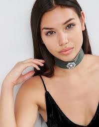 Deena Collier's Instagram, Twitter & Facebook