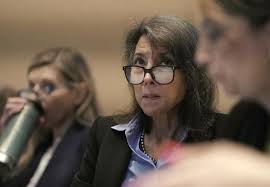 Hiltzik: Key GOP senator finally challenges RFK Jr.'s anti-vaccine policies  — but he's too late