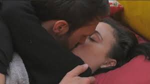 Quando saranno fuori cercheranno di viversi a pieno quello che stanno incominciando a costruire. Grande Fratello Vip Rosalinda Cannavo E Andrea Zenga A Letto Insieme Ti Devi Lasciare Andare