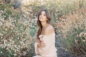 Tech Talk 4 Tips For Blurry Backgrounds In Your Photos Horizon Found Blog Dslr Photography Tips Blurry Female Photographers