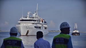 Angkatan laut australia (royal australian navy/ran) kembali membuat berita, pasalnya dalam kapal pertama dari kelas ini adalah hmas armidale yang masuk kedinasan al australia pada juni. Foto Kapal Pesiar Ms Coral Adventure Sandar Di Pelabuhan Soekarno Hatta Makassar Tribun Timur
