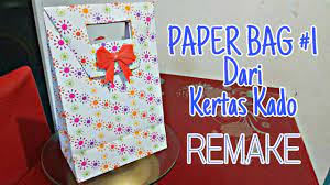 Buka lipatan, lalu gunting bagian atas paper bag sampai menyamai lubang persegi pertama. Paper Bag 1 Paper Bag Dari Kertas Kado Versi Lambat Remake Paper Bag Besar Dari Kertas Kado Youtube