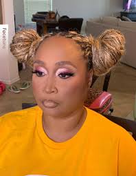 Can someone please clean up the wall at the back and possibly make the sand  a little bit more golden 🤞 TIA