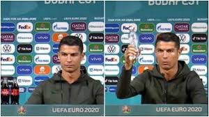 Cristiano ronaldo hates processed drinks so damn much, he physically had to remove coke bottles from his podium monday. 4gjpngo3n3lzem