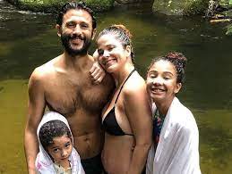 Samara felippo es una actriz brasileña nacida el 6 de octubre de 1978. Samara Felippo Celebra 42 Anos Em Cachoeira Com Filhas E Namorado Quem Quem News