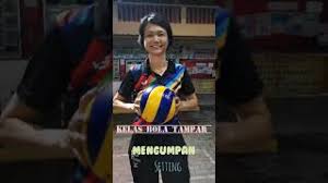 Biasanya pukulan mengumpan dilakukan pada sentuhan bola yang kedua. Ansur Maju Mengumpan Setting Bola Tampar Youtube