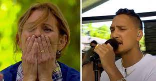 Helen sjöholm fick sitt stora genombrott som kristina i musikalen kristina från duvemåla 1995. Newkid Gor Du Maste Finnas I Sa Mycket Battre