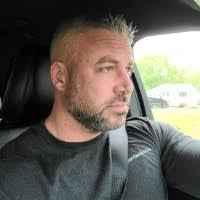 Andrew Renner's Instagram, Twitter & Facebook