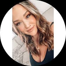 Lindsey Redman's Instagram, Twitter & Facebook