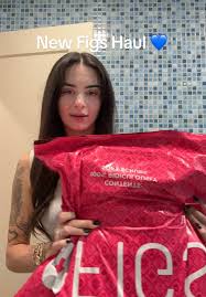 new @figs haul #miami #nurse #scrubs #figsscrubs #nursepractitionerstudent  #nursesoftiktok #RN #figs #scrubslife #unboxing #blackfriday #christmas