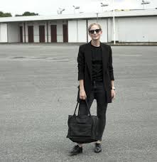 Style All Black Everything Minimalism Minimalist Capsule Wardrobe Simple Sca Minimalist Fashion Women Chic Wearing All Black Minimalist Fashion Summer