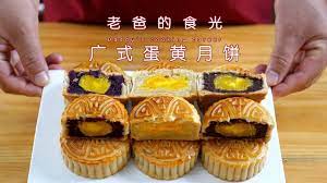 老爸剥的新鲜蛋黄 炒的白莲蓉做广式蛋黄月饼真好吃 老爸的食光 youtube resep cake moon cake golden syrup