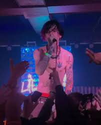 When I Die Bury Me With All My Ice On Song Pin On Peep