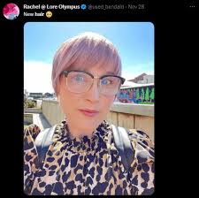 Spot the differences (By: @genericpuff) : r/UnpopularLoreOlympus