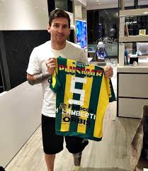 Hernán lamberti, de 33 años, juega en central córdoba, de santiago del. La Historia Detras De La Camiseta De Aldosivi En La Coleccion De Lionel Messi Filo News