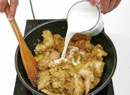 500 gr ayam broiler (lebih baik kampung), 1 lt santan dari 3/4 kelapa ukuran besar, 6 butir bawang merah, 4 siung bawang putih, 2 sdt ketumbar bubuk, 1/2 sdt jinten, 1/2 sdt lada bubuk, 4 butir kemiri, 2 cm kunyit bakar, 1/2 jempol lengkuas, 1 batang serai geprek. Tidak Perlu Lagi Beli Simak Cara Membuat Bumbu Opor Ayam Di Rumah Keluarga Pasti Suka Semua Halaman Sajian Sedap