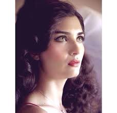 Pin By Neshet Karakas On Girls Tuba Buyukustun Tuba Turkish Beauty