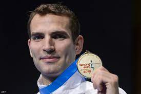 És hogy ne csak a levegőbe beszéljünk, amikor a megjelent olimpiai bajnokok tucatjait emlegettük, íme egy csokor azokból a hősökből, akik tiszteletüket tették ma délben a millenárison: Index Sport Szilagyi Aron Aranyermes A Vivo Eb N