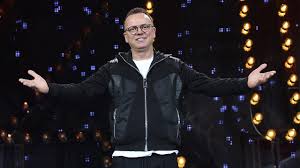 Are you a fan of gigi d'alessio? Sanremo 2021 L Abito Di Gigi D Alessio Al Festival Look Stilista Vestito