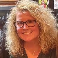 Kayla Linton's Instagram, Twitter & Facebook