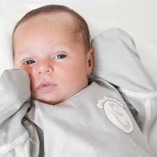 Le bouton de chaleur est une lésion bénigne qui apparaît quand le bébé a chaud. Bebe A La Peau Rouge Qu Est Ce Que C Est Comment Reagir