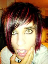 Hot emo guys with snake bites i love lue eyed boys :) love lack hair and lue eyes. Cute Emo Boy Hairstyles Novocom Top