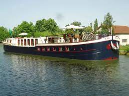 Parcourez notre site à la recherche de votre location de bateau idéale. Peniche Wine Water Dijon Rentahome Tourisme En Bourgogne