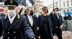 Tutte le tue foto vengono sottoposte a backup in modo sicuro, organizzate ed etichettate automaticamente. Berlusconi Chiama Chiara Ferragni E Fedez Sono Orgoglioso