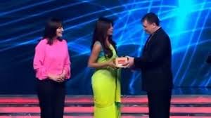 Priyanka chopra looked mighty classy at her live with kelly appearance. Miss World 2000 Priyanka Chopra Honoured At Femina Miss India 2013 Youtube