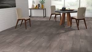 Sol Vinyle Imitation Parquet Chene Gris Presto Lames Gris Galet St Maclou 9 9eur M2 Sol Vinyle Imitation Parquet Sol Vinyle Comment Decorer Son Appartement