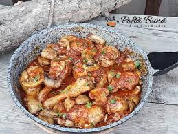 In aproximativ 20 minute ficateii sunt facuti. Tocanita De Pipote Cu Ceapa Si Ardei Retete Culinare Cu Gina Bradea