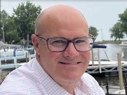 Two candidates are seeking to fill the 5th Ward seat