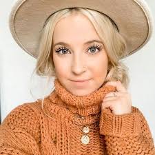 Bailey Schneider (@helloitsbaileyjo)