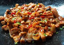 250 gram udang 1/4 butir bawang bombay, diiris 2 siung bawang putih, digeprek 3 sdm saus sambal ekstra pedas 2 sdm saus tomat 1 sdm saus tiram 1 sdt tepung maizena, larutkan dengan air (bila suka). Resep Balado Cecek Pedas Anti Gagal Resep Masakan Lokal Rasa Internasional