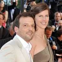 Samedi soir sur france 2, le réalisateur et acteur mathieu kassovitz était très remonté contre yann moix, le très vite, le ton est monté entre mathieu kassovitz et yann moix, qui a critiqué l'ouvrage. Mathieu Kassovitz Birthday Real Name Age Weight Height Family Contact Details Wife Children Bio More Notednames