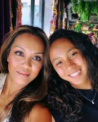 Alexander Zverev remains unfazed amid controversial chants from crowd 😳;  READ HERE: https://bit.ly/4hwdXAK #AustralianOpen