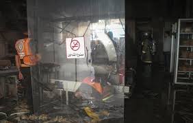 صور الدفاع المدني يسيطر على حريق نشب في مخبز اليازجي غرب غزة