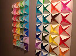Selain murah, kreasi yang satu ini sangat mudah dibuat dan bervariasi. Tips Dalam Menghias Kamar Dengan Kertas Origami Blog Elevenia