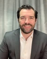 For April’s Reverse Book Club, we will be discussing ‘Building a Story  Brand’ by Donald Miller. Swipe to hear more, and be sure to join us