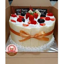 Resep kali ini akan memandu anda bagaimana melakukannya. White Blackforest Cake Kue Ultah Blackforest Shopee Indonesia