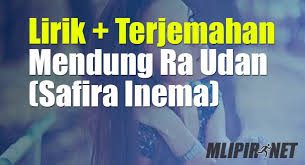 Masa lalu hitam didalam hidupku dapatkah ku jadikan putih kegagalan cintaku juga keyakinan tergoyah oleh. Lirik Dan Terjemahan Lagu Mendung Ra Udan Dan Artinya