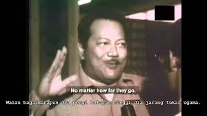 Malaysia's most beloved and versatile entertainer received his early education in sekolah melayu kampung jawa and then the francis light school. Falsafah P Ramlee Wmv Youtube