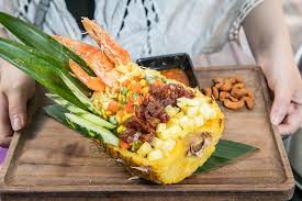 Cita rasa khas tropical berkat tambahan potongan nanas dan manis lezatnya udang, tentu semakin menambah. Pineapple Fried Rice Photo Image Picture Free Download 500985307 Lovepik Com
