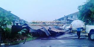 Quarters 15, ladang sububu, samalaju, in bintulu; Pokok Hempap Rumah Elektrik Terputus Akibat Angin Kencang Di Bintulu