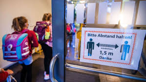 Die abmeldung wird auf der zulassungsbescheinigung teil i und teil ii vermerkt. Corona Und Schule In Der Region Stuttgart Durfen Eltern Ihr Kind Formlos Vom Prasenzunterricht Abmelden Stuttgart Stuttgarter Zeitung