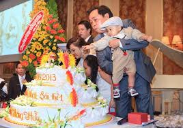 Huỳnh uy dũng (sinh ngày 26 tháng 1 năm 1961) là một doanh nhân và chính trị gia người việt nam. Huá»³nh Uy DÅ©ng Tin Tá»©c Vá» Huá»³nh Uy DÅ©ng Má»›i Nháº¥t