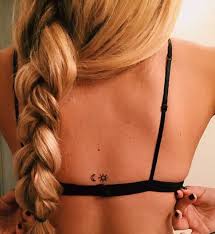 50 Simple And Small Minimalist Tattoos Design Ideas For Women Who Ll Want To Make Right Now Discreet Tattoos Tiny Tattoos For Women Tattoos