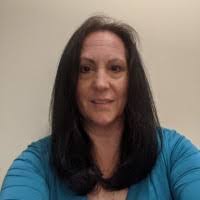 Shari Renner's Instagram, Twitter & Facebook